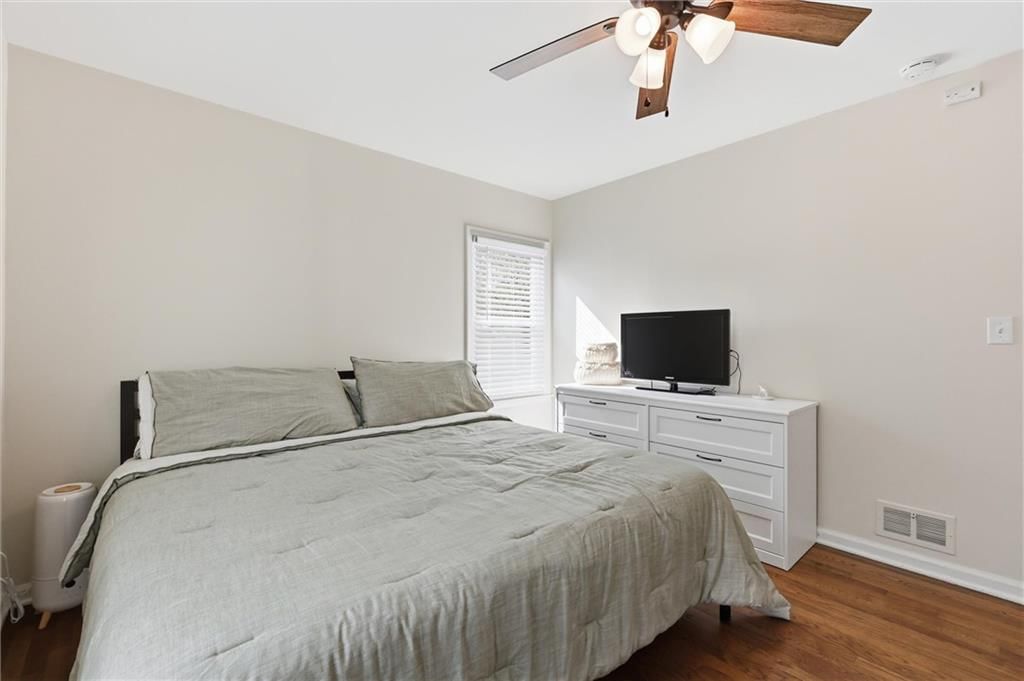 421 W 88 Street — photo 18