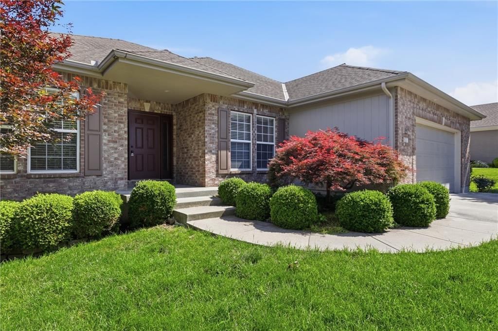 807 NW Poplar Court — photo 3