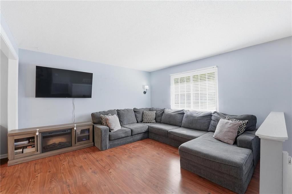 305 S Franklin Street — photo 4