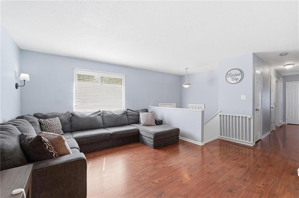 305 S Franklin Street — photo 5
