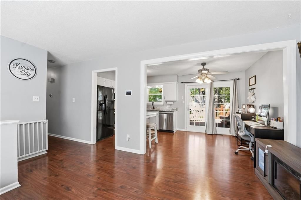 305 S Franklin Street — photo 6
