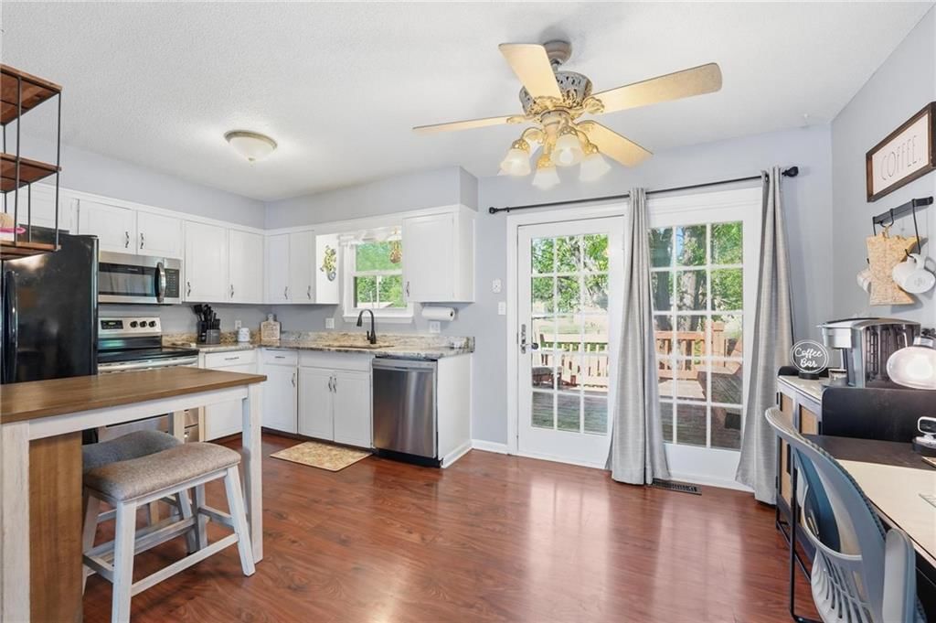 305 S Franklin Street — photo 9