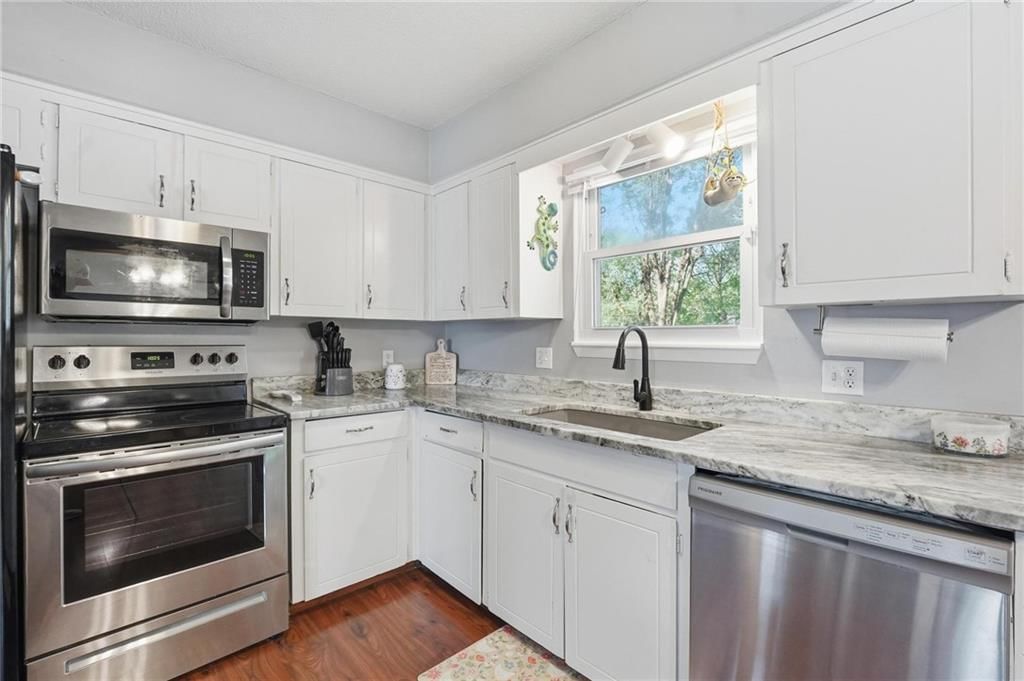 305 S Franklin Street — photo 12