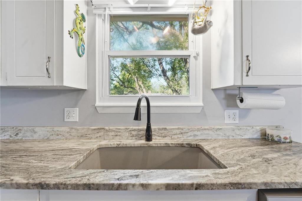305 S Franklin Street — photo 13