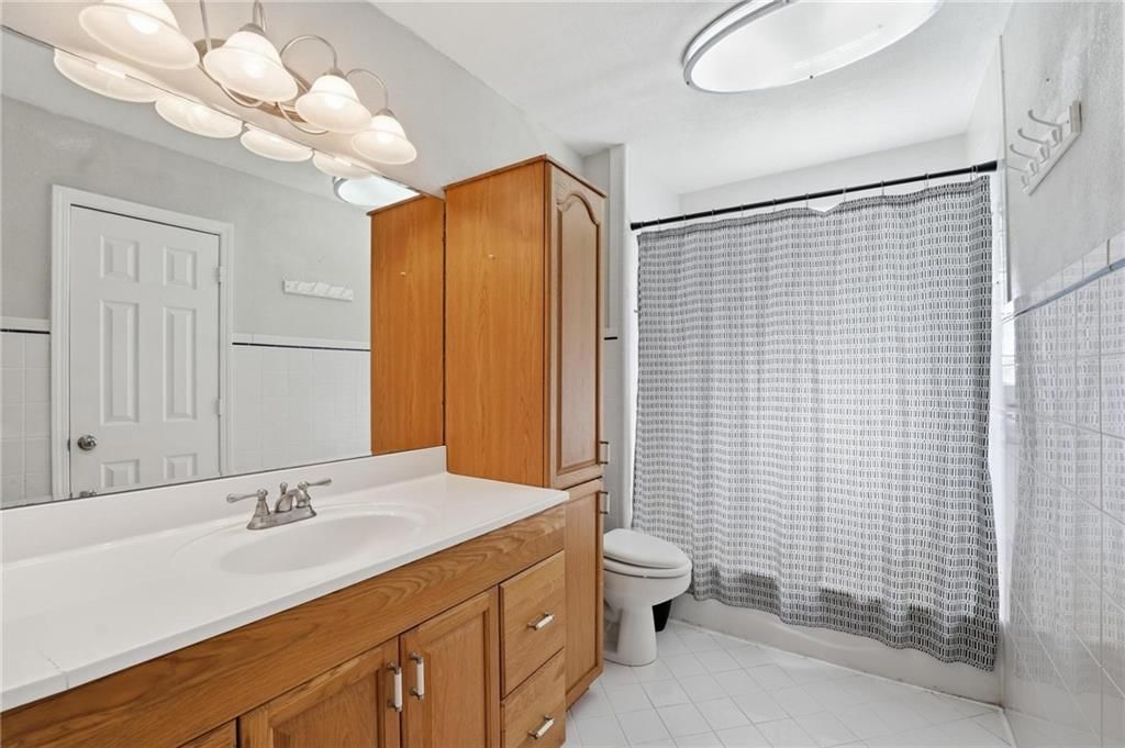 305 S Franklin Street — photo 16