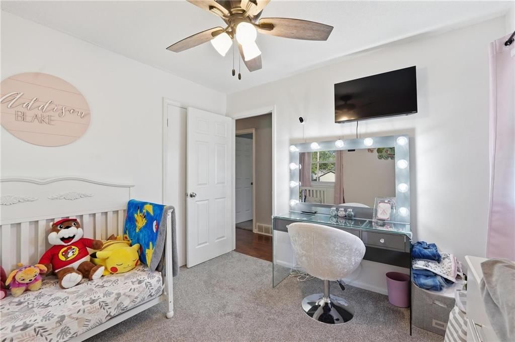 305 S Franklin Street — photo 18