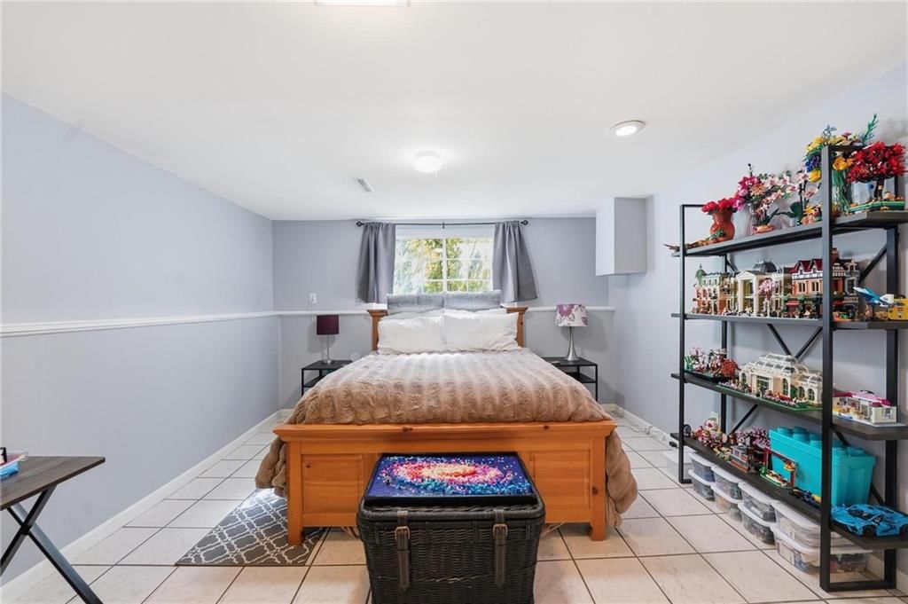 305 S Franklin Street — photo 26