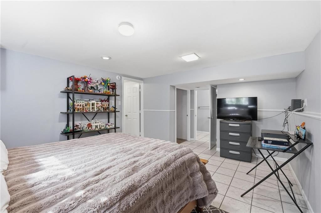 305 S Franklin Street — photo 27