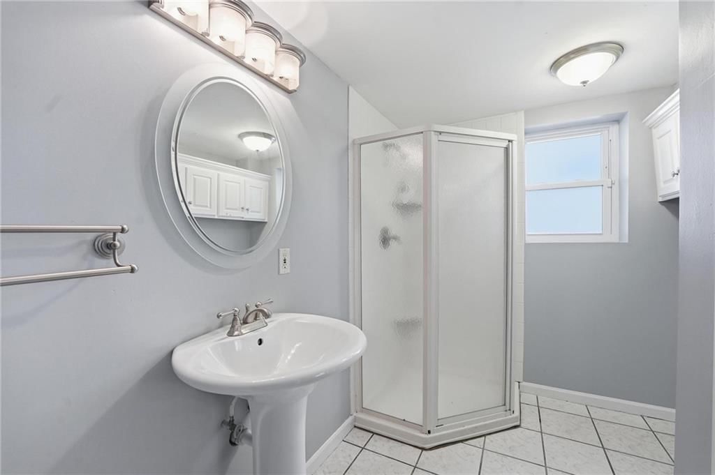 305 S Franklin Street — photo 28