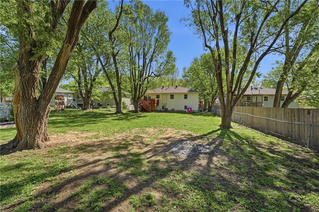 305 S Franklin Street — photo 37