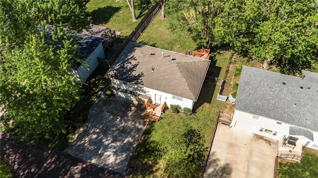 305 S Franklin Street — photo 39