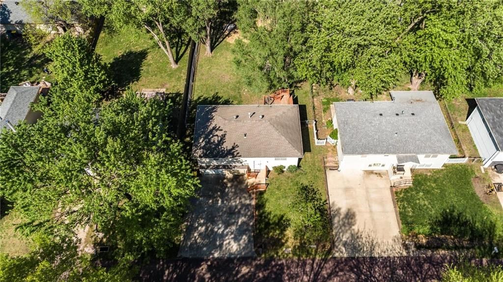 305 S Franklin Street — photo 43