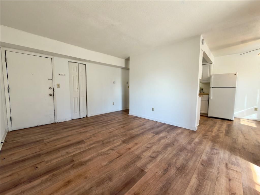 255 N Michigan Street — photo 9