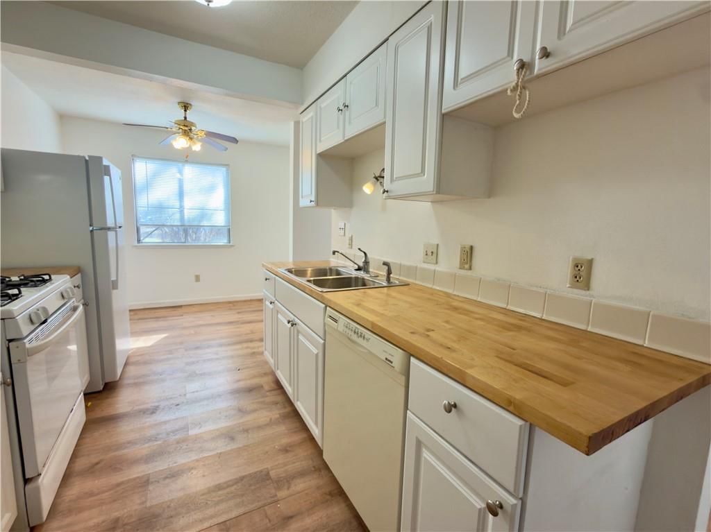 255 N Michigan Street — photo 16