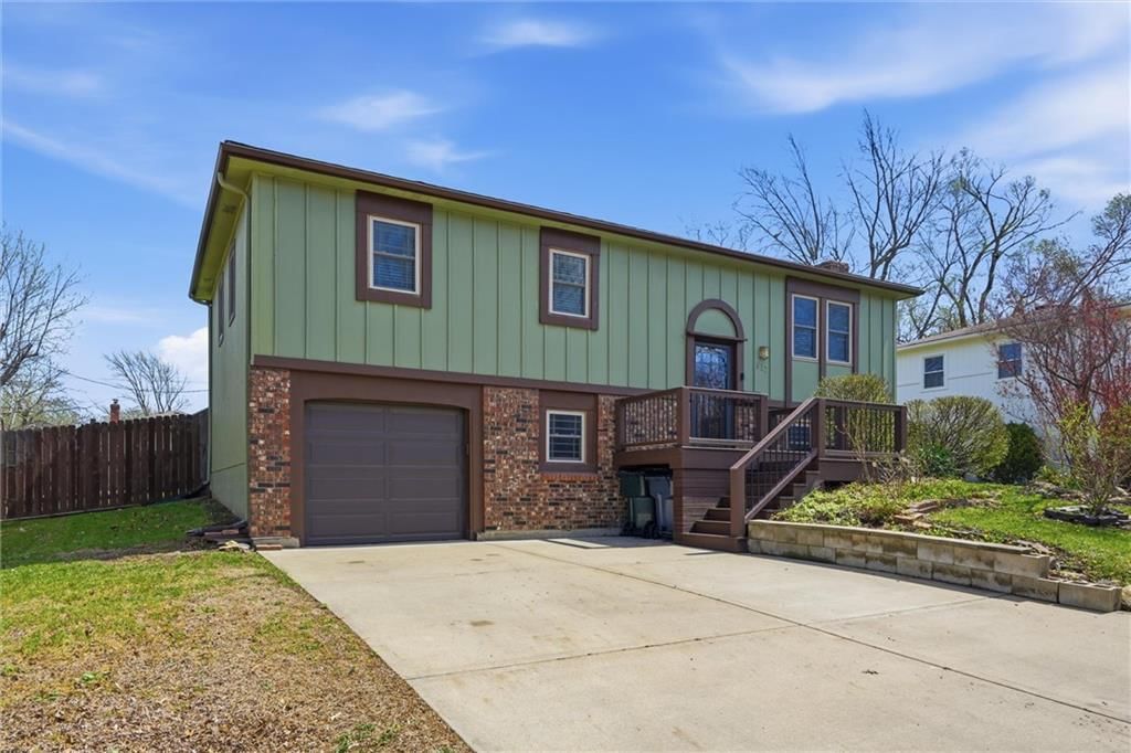 612 S Montclaire Drive — photo 2