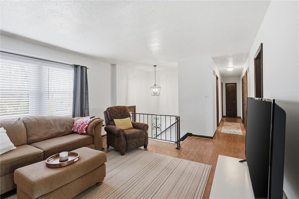 612 S Montclaire Drive — photo 3