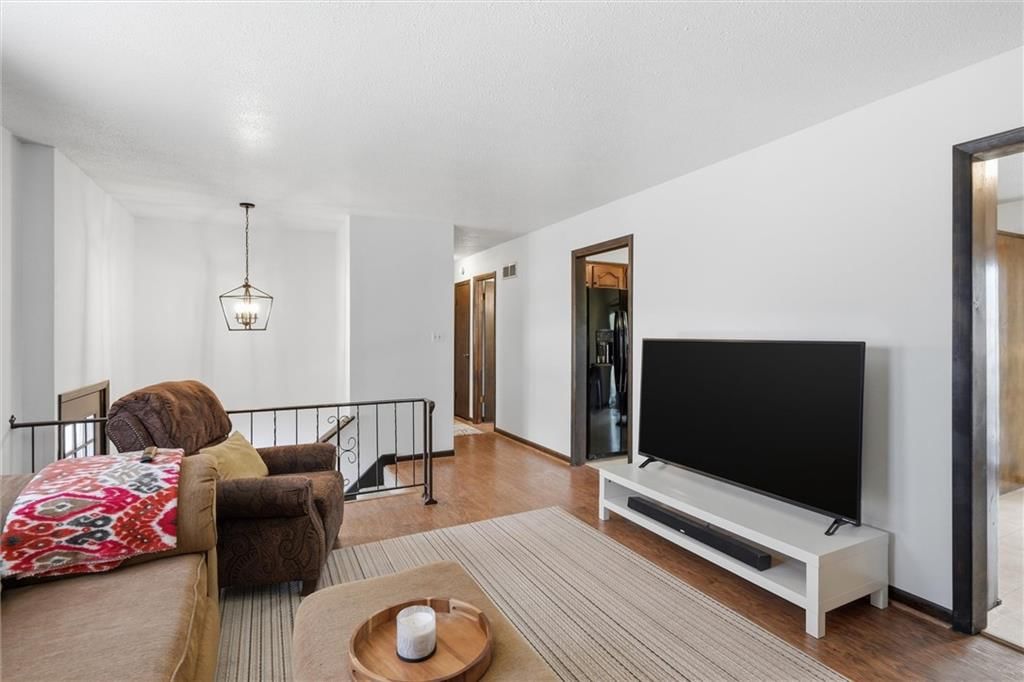 612 S Montclaire Drive — photo 4