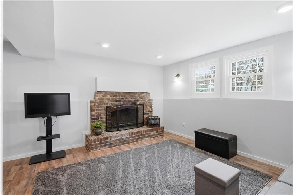 612 S Montclaire Drive — photo 18