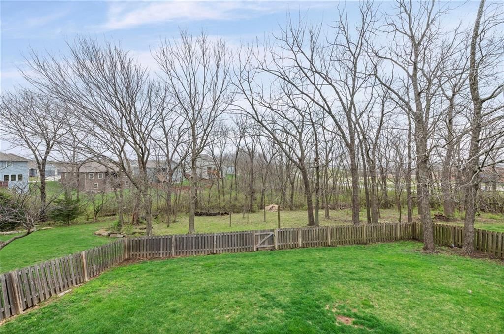 8409 N Elmwood Avenue — photo 10