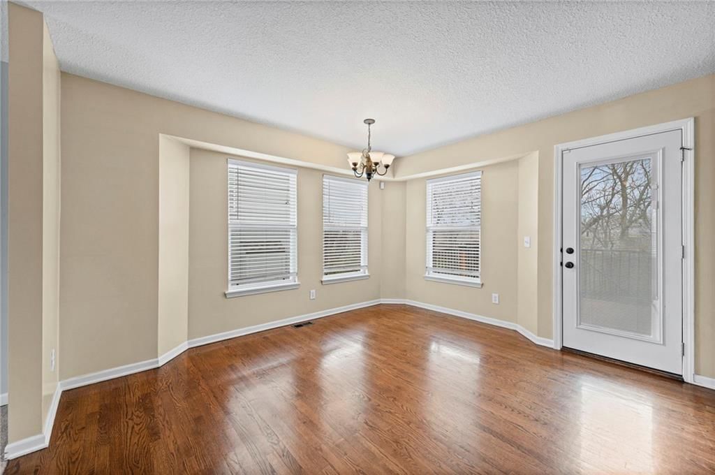 8409 N Elmwood Avenue — photo 16