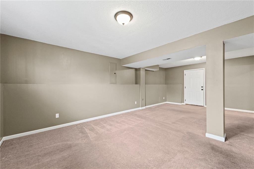 8409 N Elmwood Avenue — photo 32