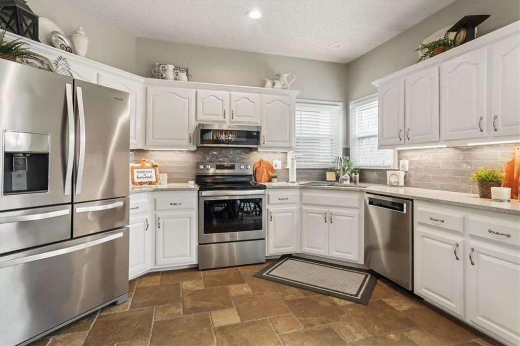 13805 Midland Drive — photo 10