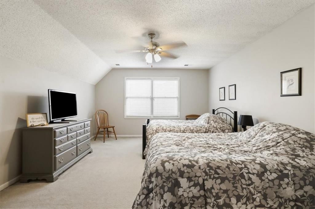 13805 Midland Drive — photo 16