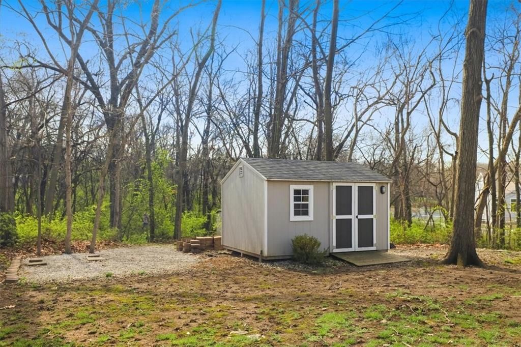13805 Midland Drive — photo 38