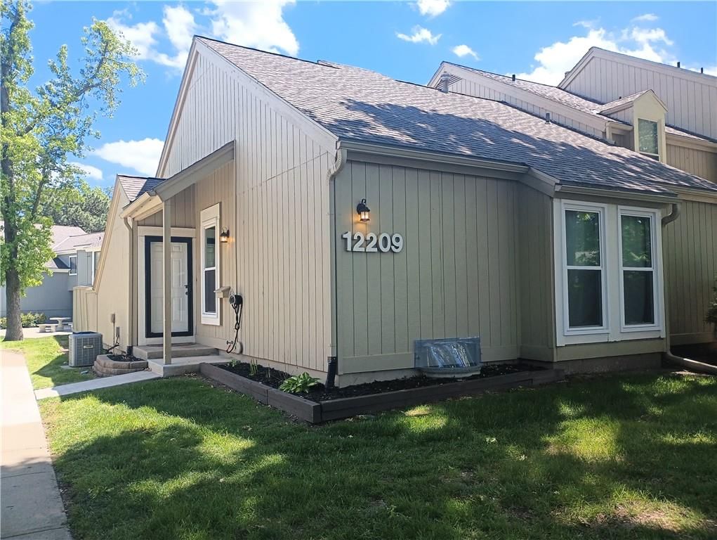 12209 W 79th Terrace, Lenexa, KS