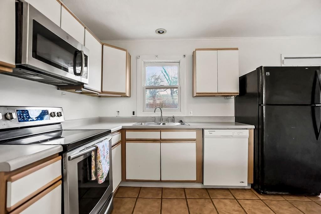 7612 W 64th Terrace — photo 9