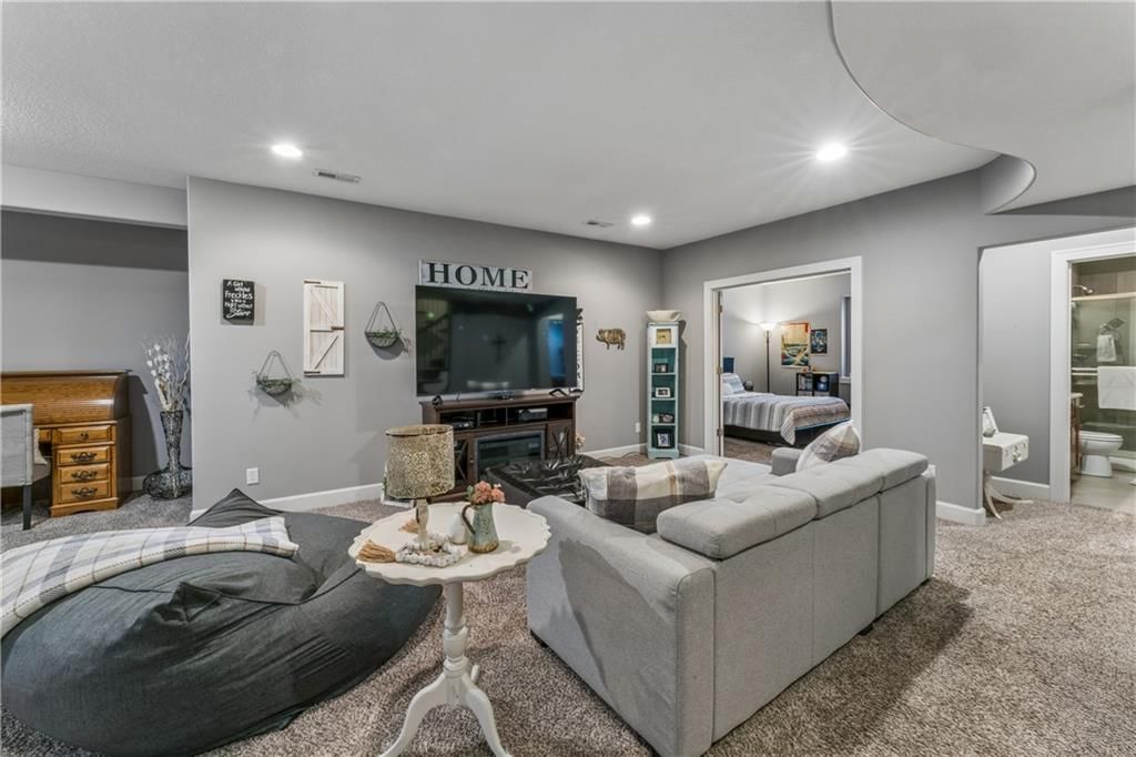 9853 Hollis Lane — photo 35