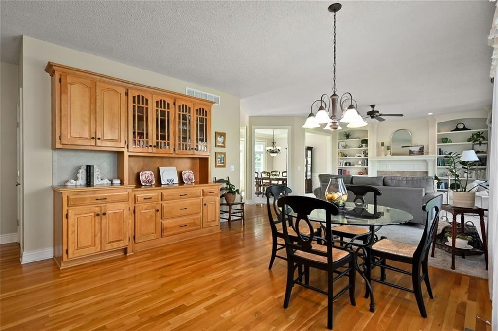 21910 W 57th Terrace — photo 10