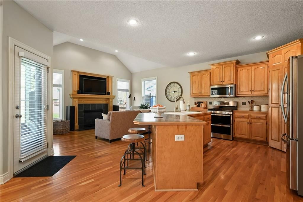 21910 W 57th Terrace — photo 12