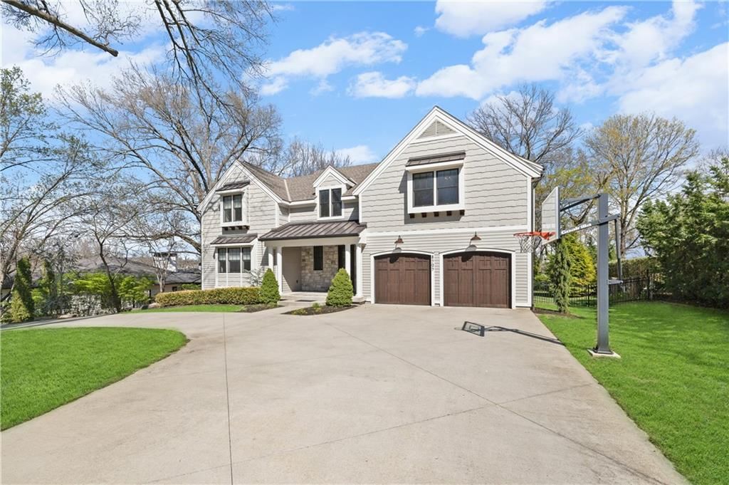 8909 Lee Boulevard — photo 2