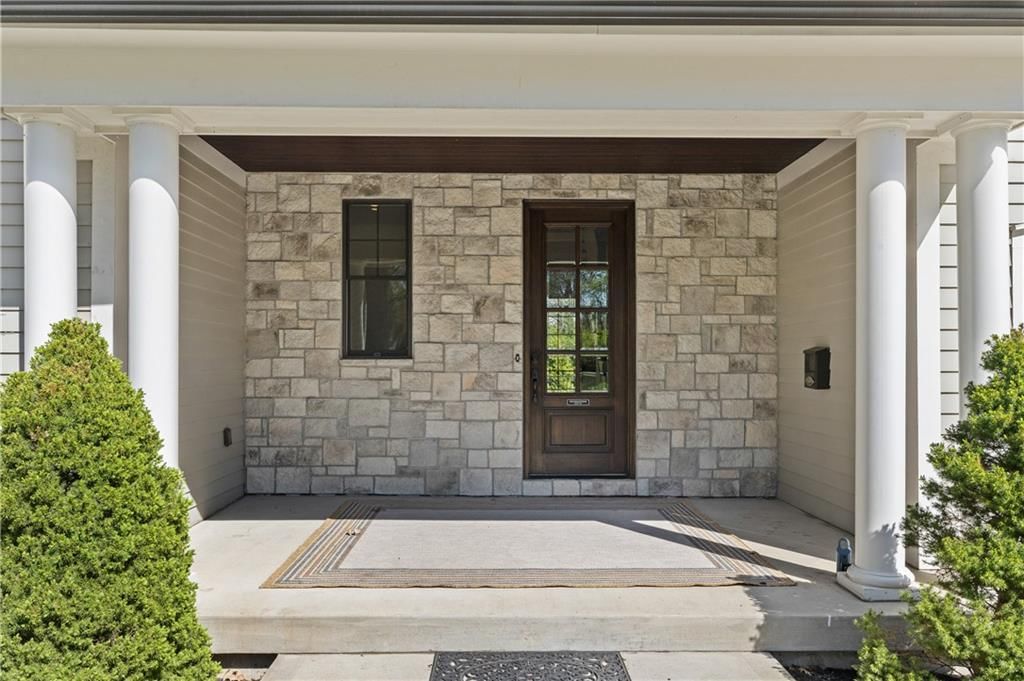 8909 Lee Boulevard — photo 4