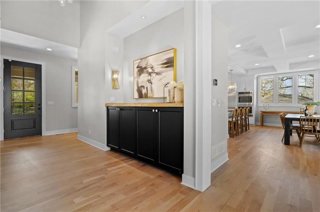 8909 Lee Boulevard — photo 8