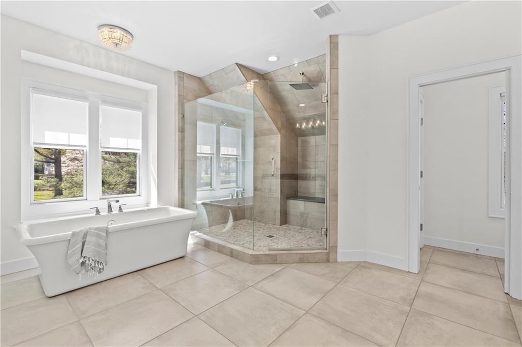 8909 Lee Boulevard — photo 33