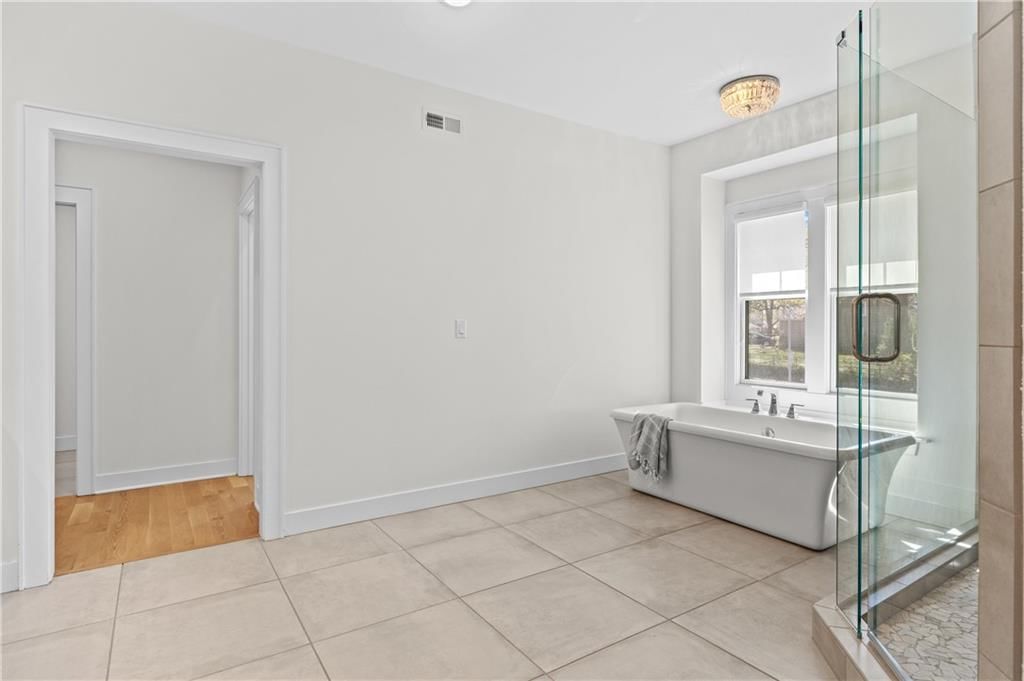 8909 Lee Boulevard — photo 35