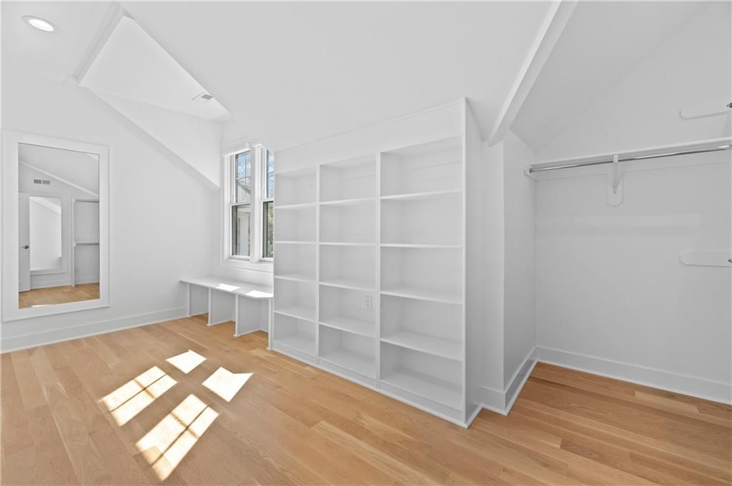 8909 Lee Boulevard — photo 37
