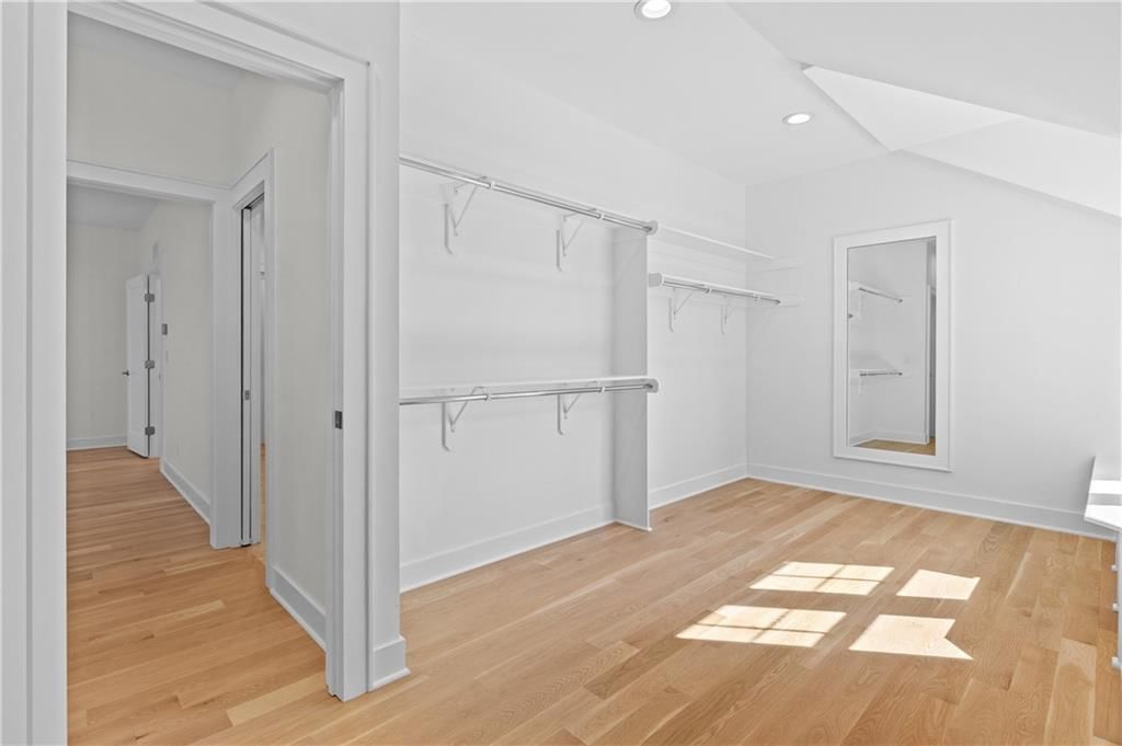 8909 Lee Boulevard — photo 38