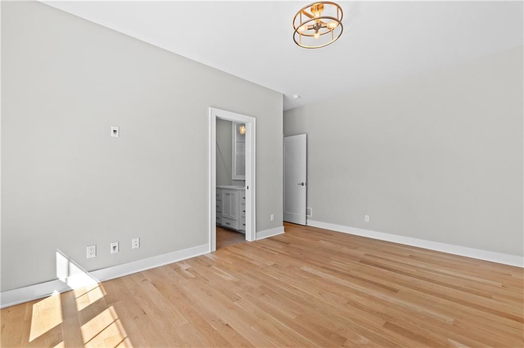 8909 Lee Boulevard — photo 47