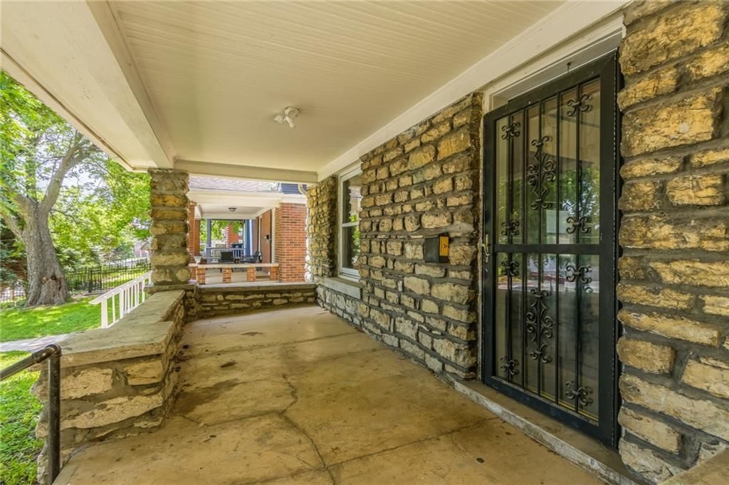 3810 Wyandotte Street — photo 3