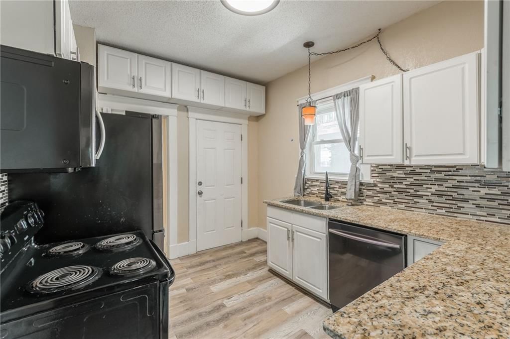 3810 Wyandotte Street — photo 15