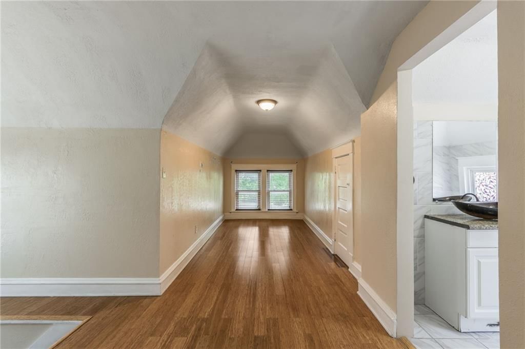 3810 Wyandotte Street — photo 29