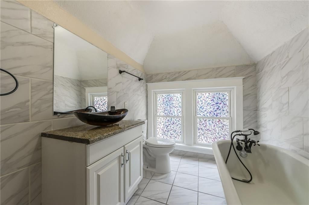 3810 Wyandotte Street — photo 33