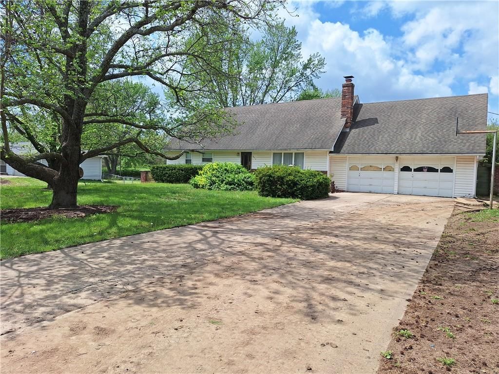 8306-8310 McCormack Drive — photo 4