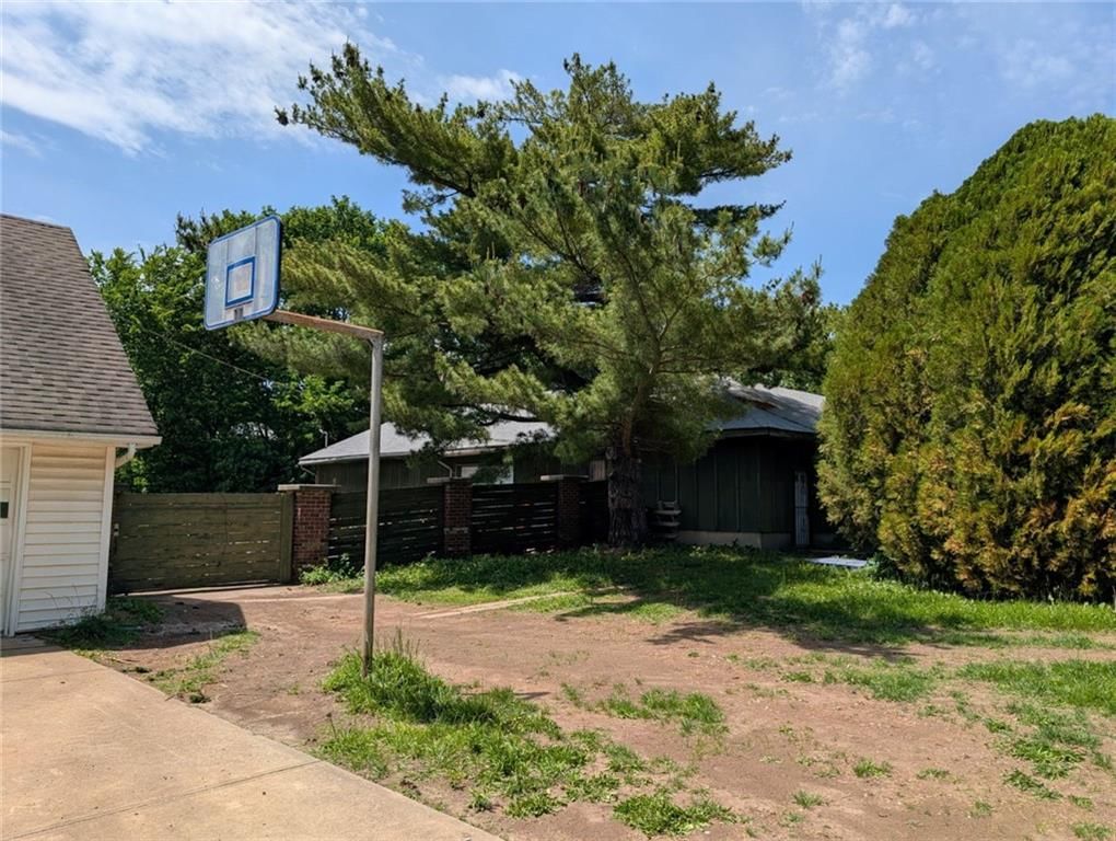 8306-8310 McCormack Drive — photo 49