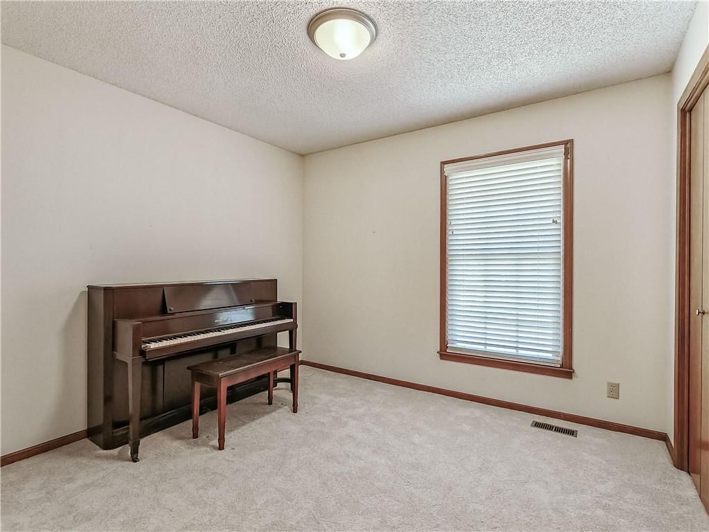 10560 Noland Road — photo 26