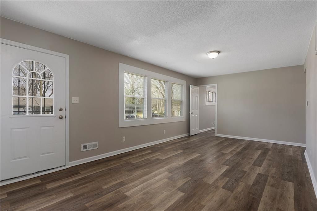 7905 E 112th Street — photo 3