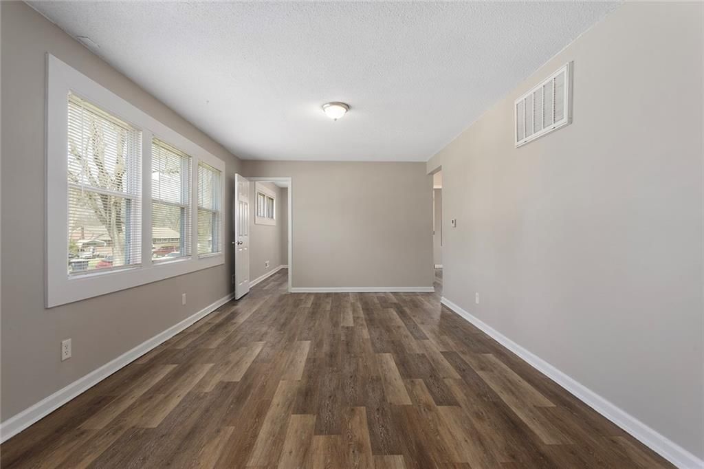 7905 E 112th Street — photo 4